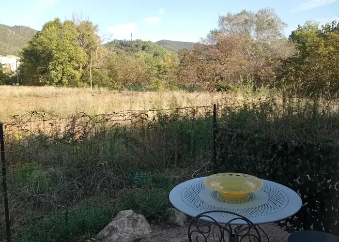 בית אירוח La Vie En Rose, A With A View!